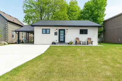 Detached in Lambton Shores