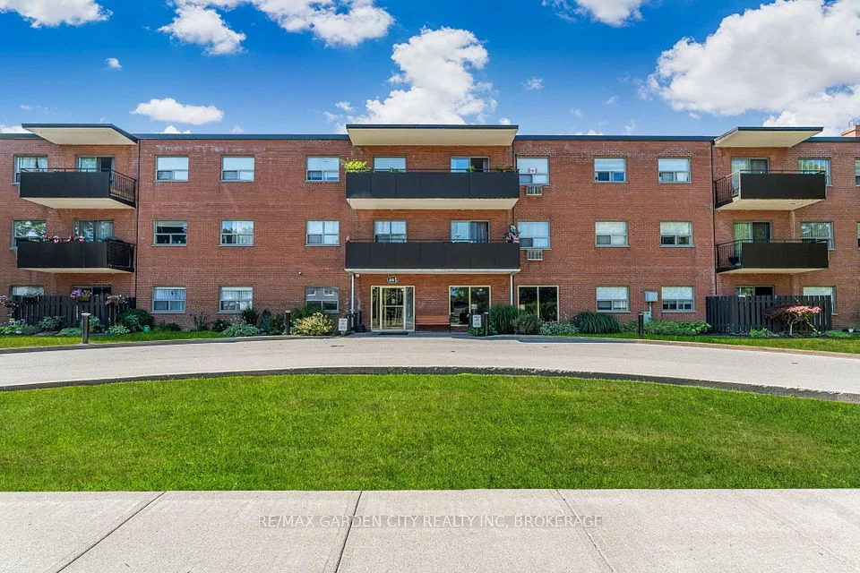 485 Thorold Road 301, Welland, ON L3C 3X1