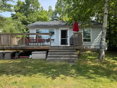Detached in Perry