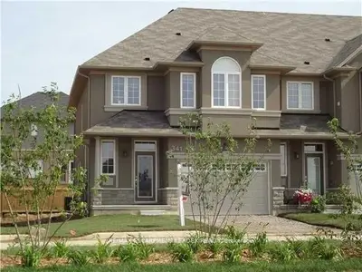 Att/Row/Townhouse in Hamilton
