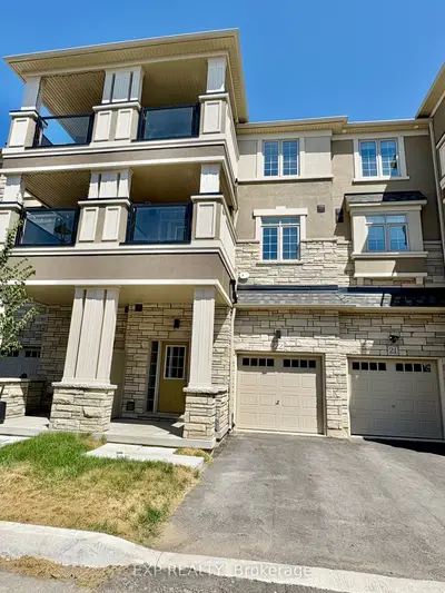 Att/Row/Townhouse in Hamilton