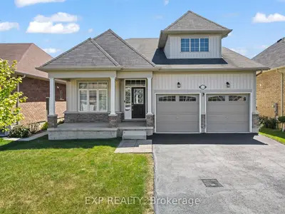 Detached in Niagara Falls