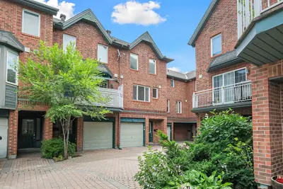 Att/Row/Townhouse in Ottawa Centre
