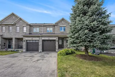 Att/Row/Townhouse in Kanata