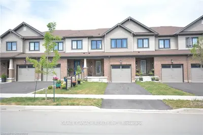Att/Row/Townhouse in Hamilton