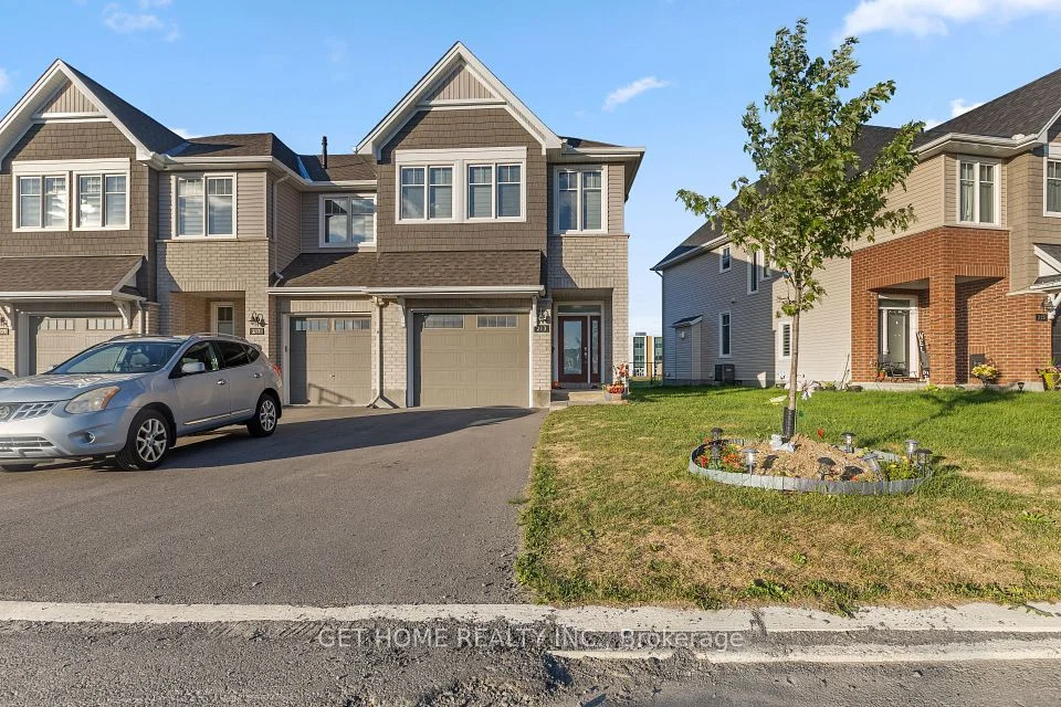 213 Finsbury Avenue, Stittsville - Munster - Richmond, ON K2S 2X9