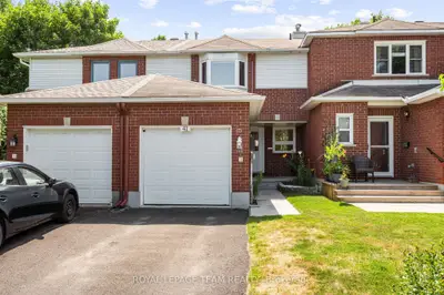 Att/Row/Townhouse in Kanata