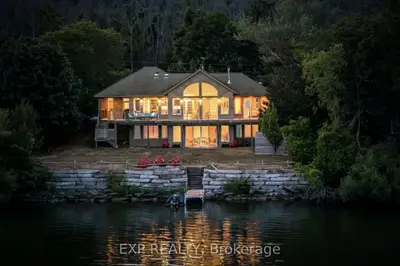 Detached in Prince Edward County