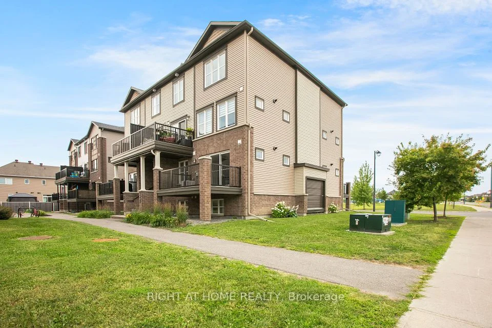 308 Des Tilleuls Private A, Orleans - Cumberland and Area, ON K4A 1B7