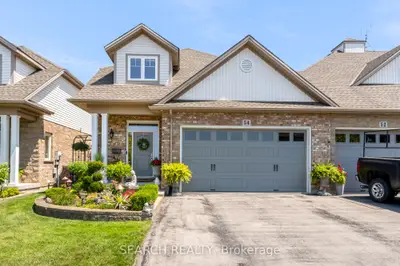 Att/Row/Townhouse in St. Catharines