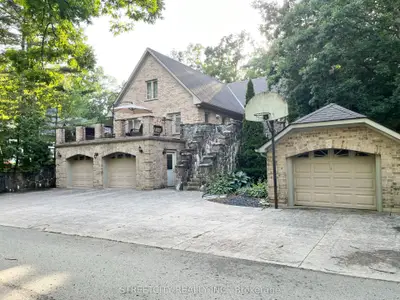 Detached in South Huron
