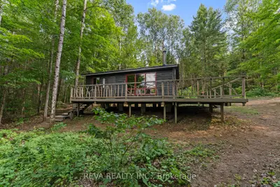 Detached in Hastings Highlands