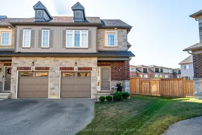 Att/Row/Townhouse in Hamilton