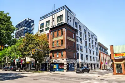Condo Apartment in Hamilton