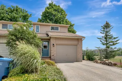 Att/Row/Townhouse in Guelph