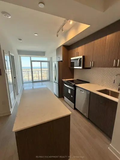 Condo Apartment in Hamilton