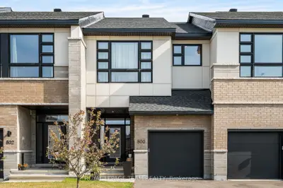 Att/Row/Townhouse in Blossom Park - Airport and Area