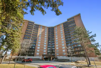 Condo Apartment in Beacon Hill North - South and Area