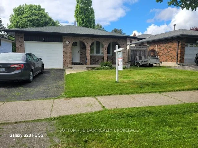 22 MURIEL Crescent, London South, ON N6E 2K5