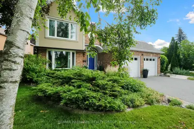 Detached in South of Baseline to Knoxdale