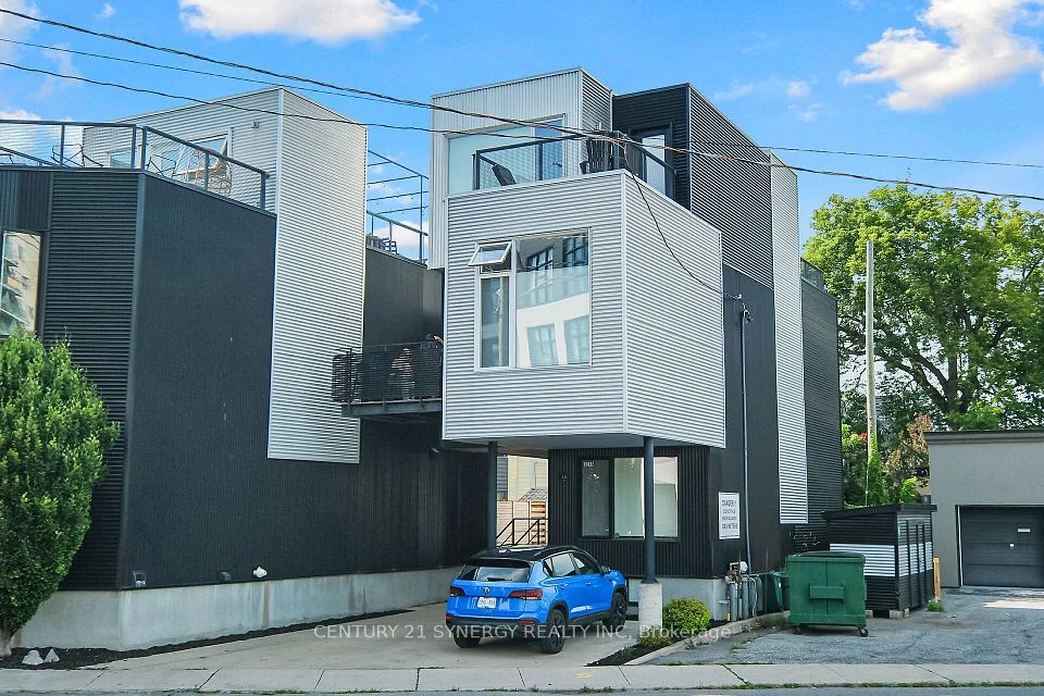 121 Armstrong Avenue B, West Centre Town, ON K1Y 2V8