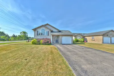 Detached in Fort Erie