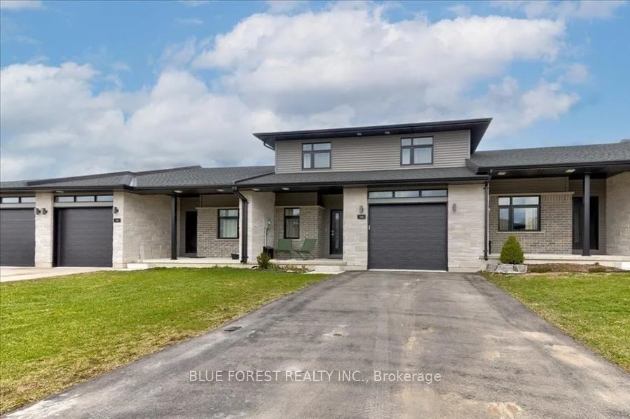 98 Rowe Avenue, South Huron, ON N0M 1S1