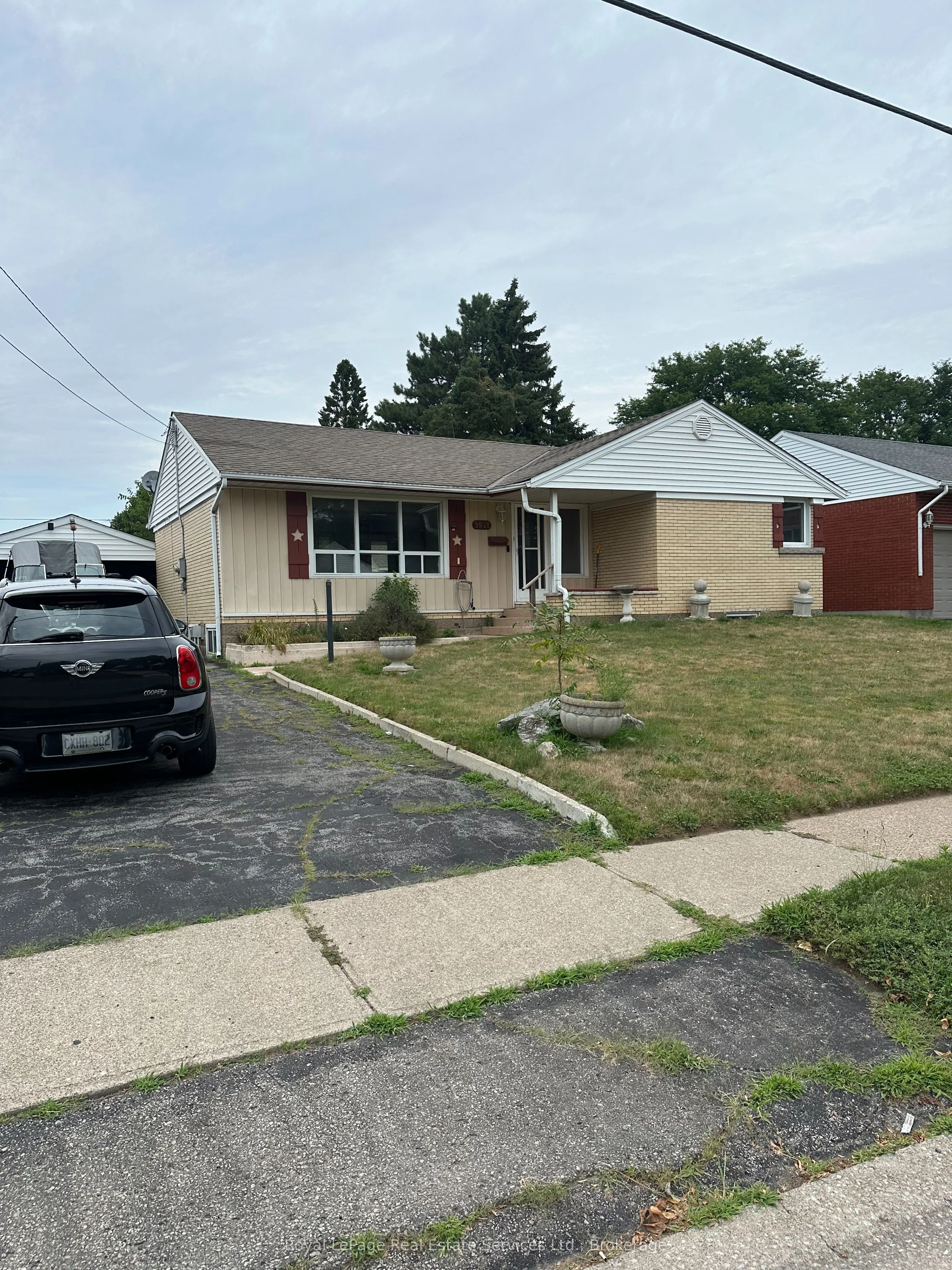5971 Scott Street, Niagara Falls, ON L2E 3B3
