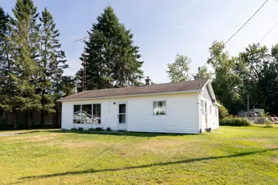 Detached in Addington Highlands