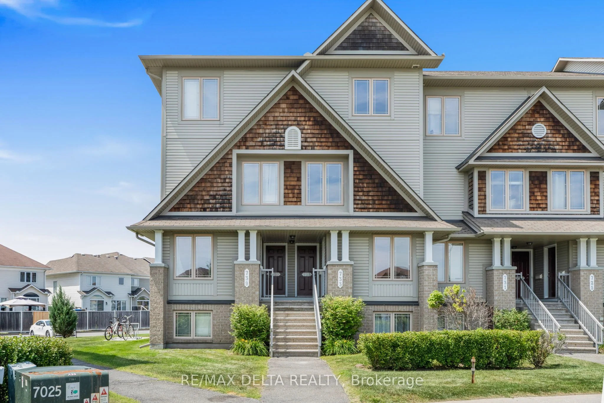 735 Lakeridge Drive E, Orleans - Cumberland and Area, ON K4A 0N5
