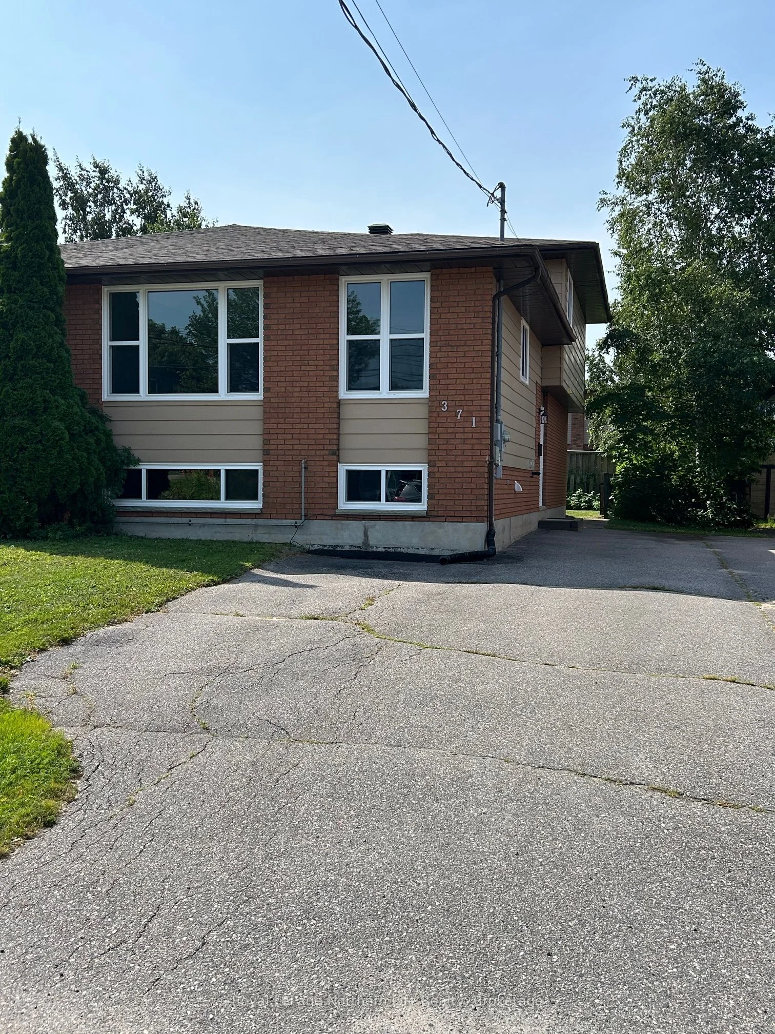 371 Oakwood Avenue, North Bay, ON P1B 9C6