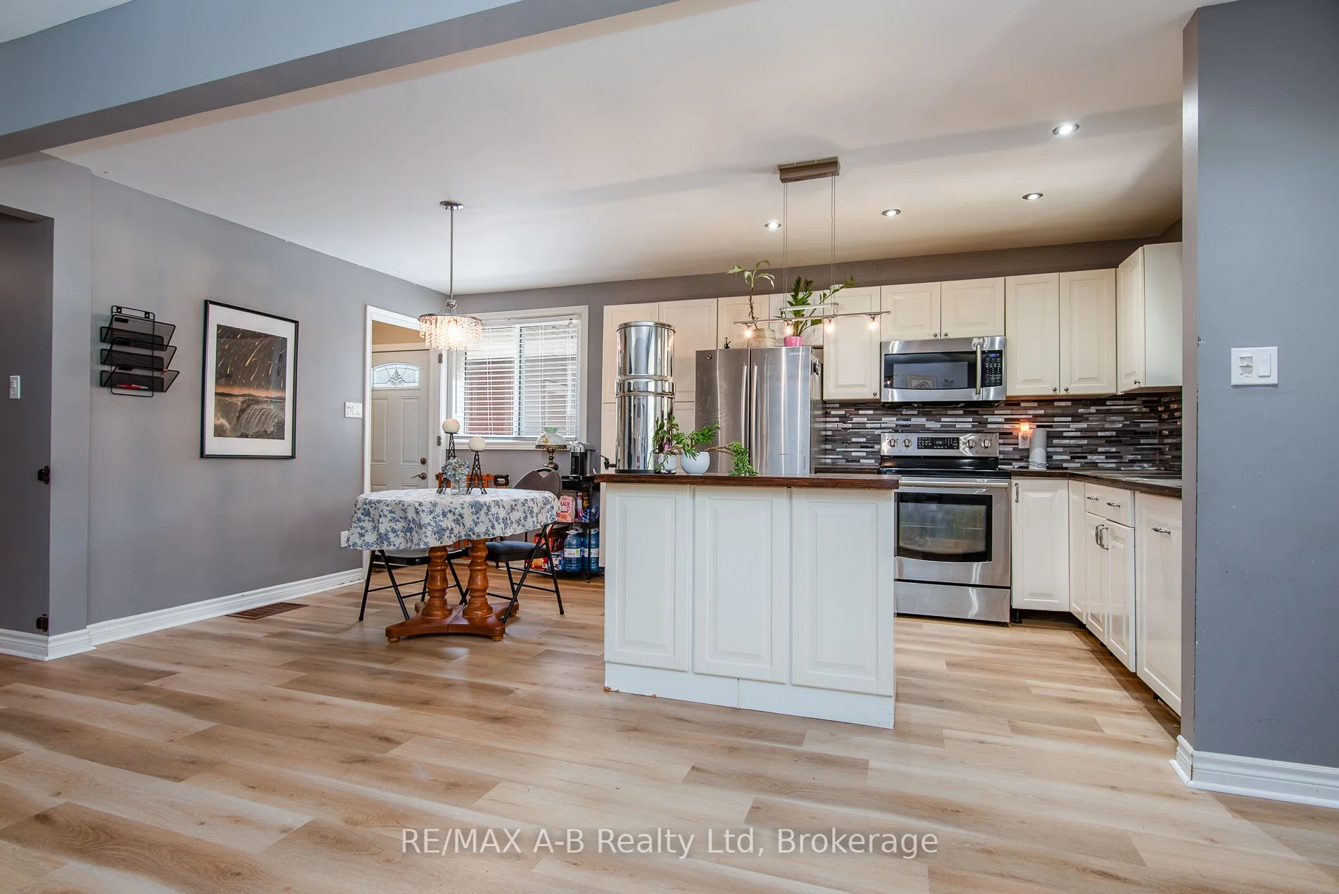17 HICKORY Lane, Stratford, ON N5A 6Y5