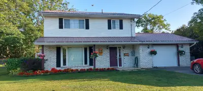 Detached in Marmora and Lake