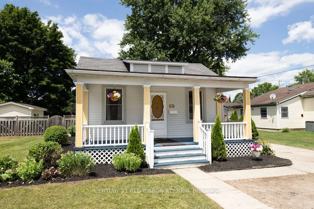 69 HIGH Street W, Strathroy-Caradoc, ON N7G 1G7