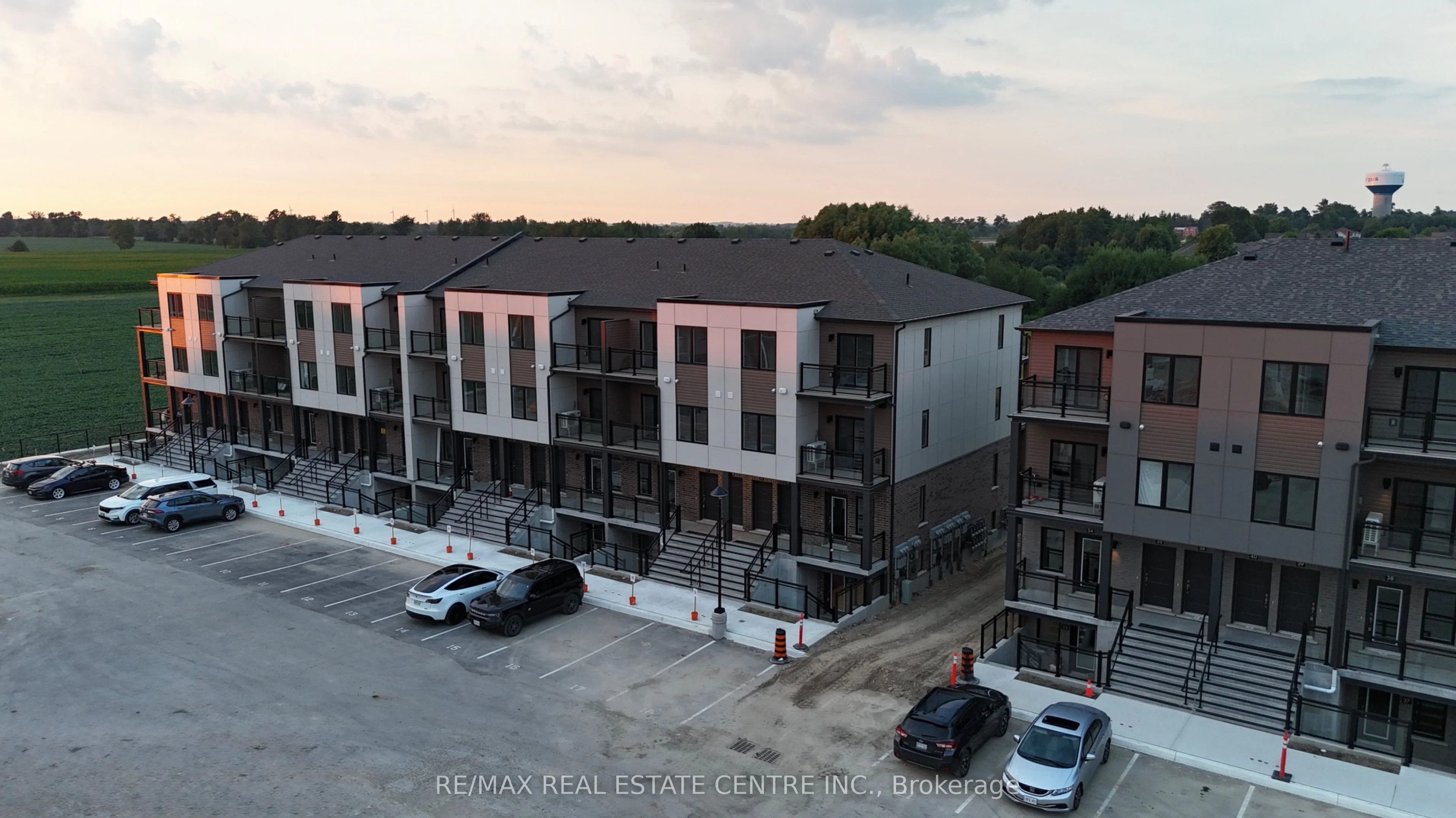 940 St David Street N 32, Centre Wellington, ON N1M 0L7