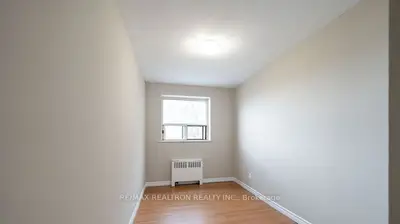 Condo Apartment in Hamilton