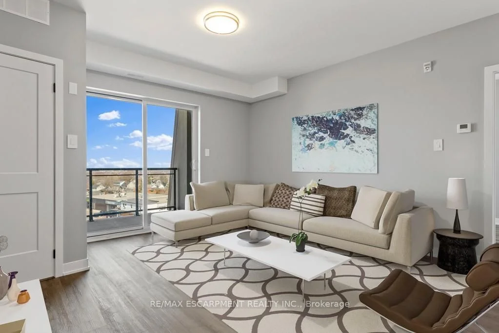 5002 King Street 309, Lincoln, ON L3J 2J5