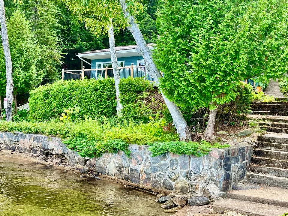 1700 Papineau Lake Road, Hastings Highlands, ON K0L 2R0