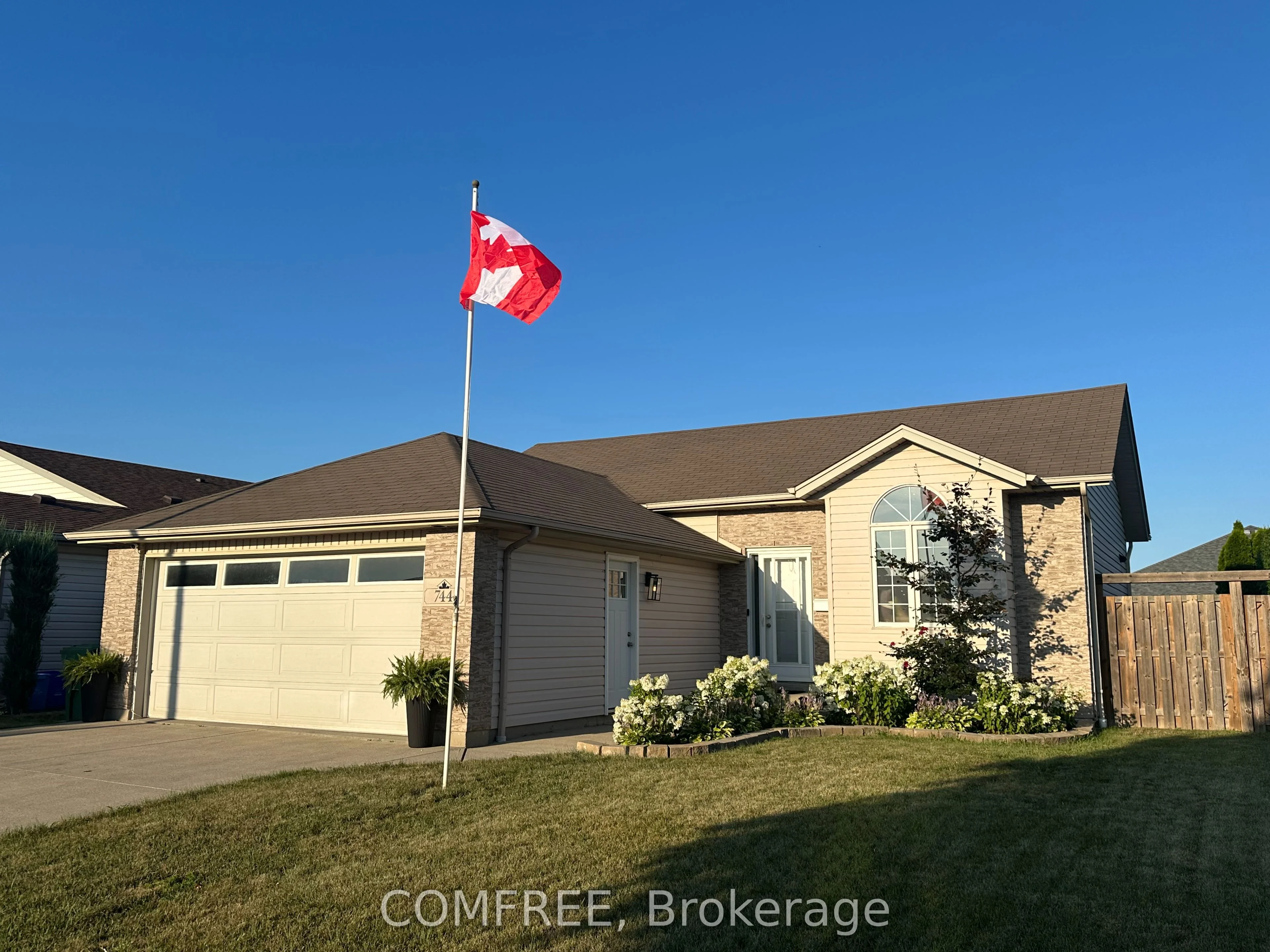 744 Richmond Street, Amherstburg, ON N9V 4A1