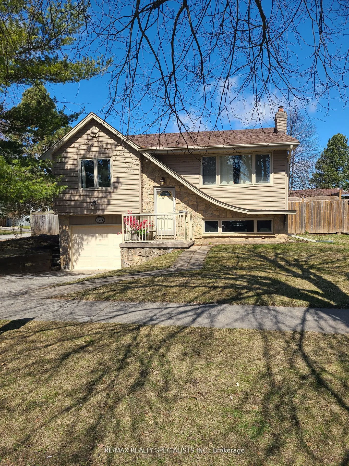 68 Oriole Parkway, Brantford, ON N3R 6V9