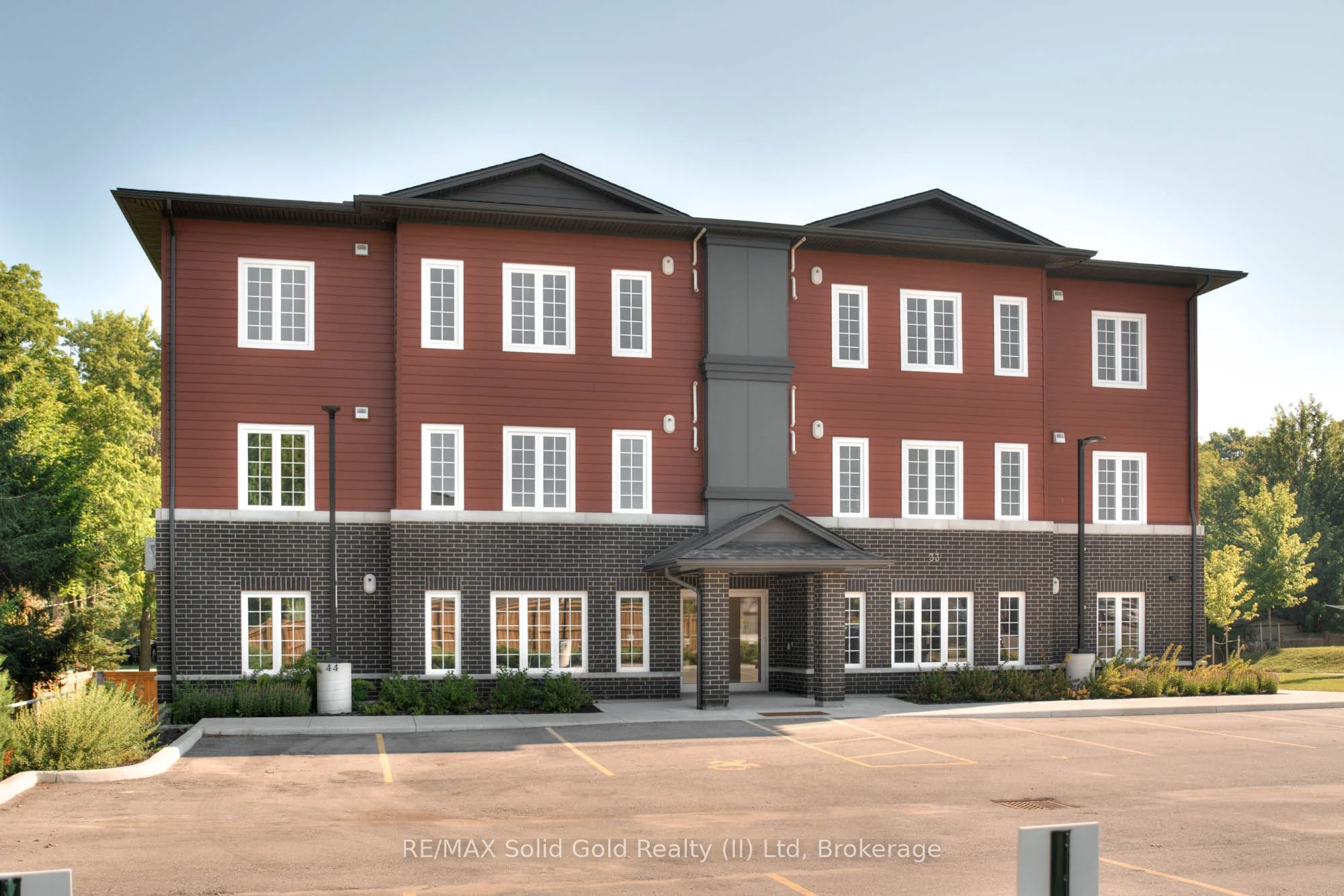 33 Murray Court 10, Perth East, ON N0K 1M0