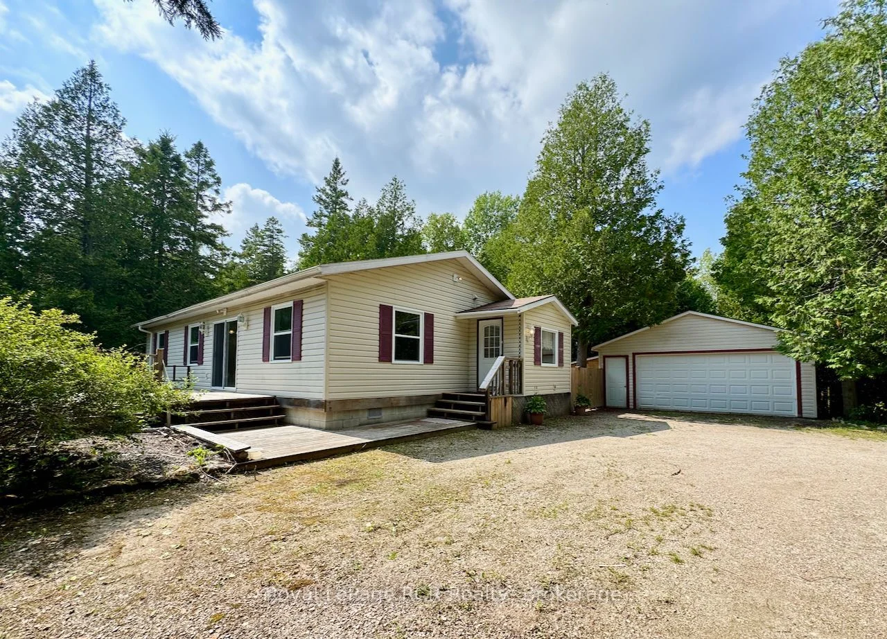 323 East Road Rr 4 Road, Northern Bruce Peninsula, ON N0H 1W0