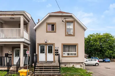 Triplex in Vanier and Kingsview Park