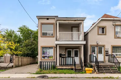 Triplex in Vanier and Kingsview Park