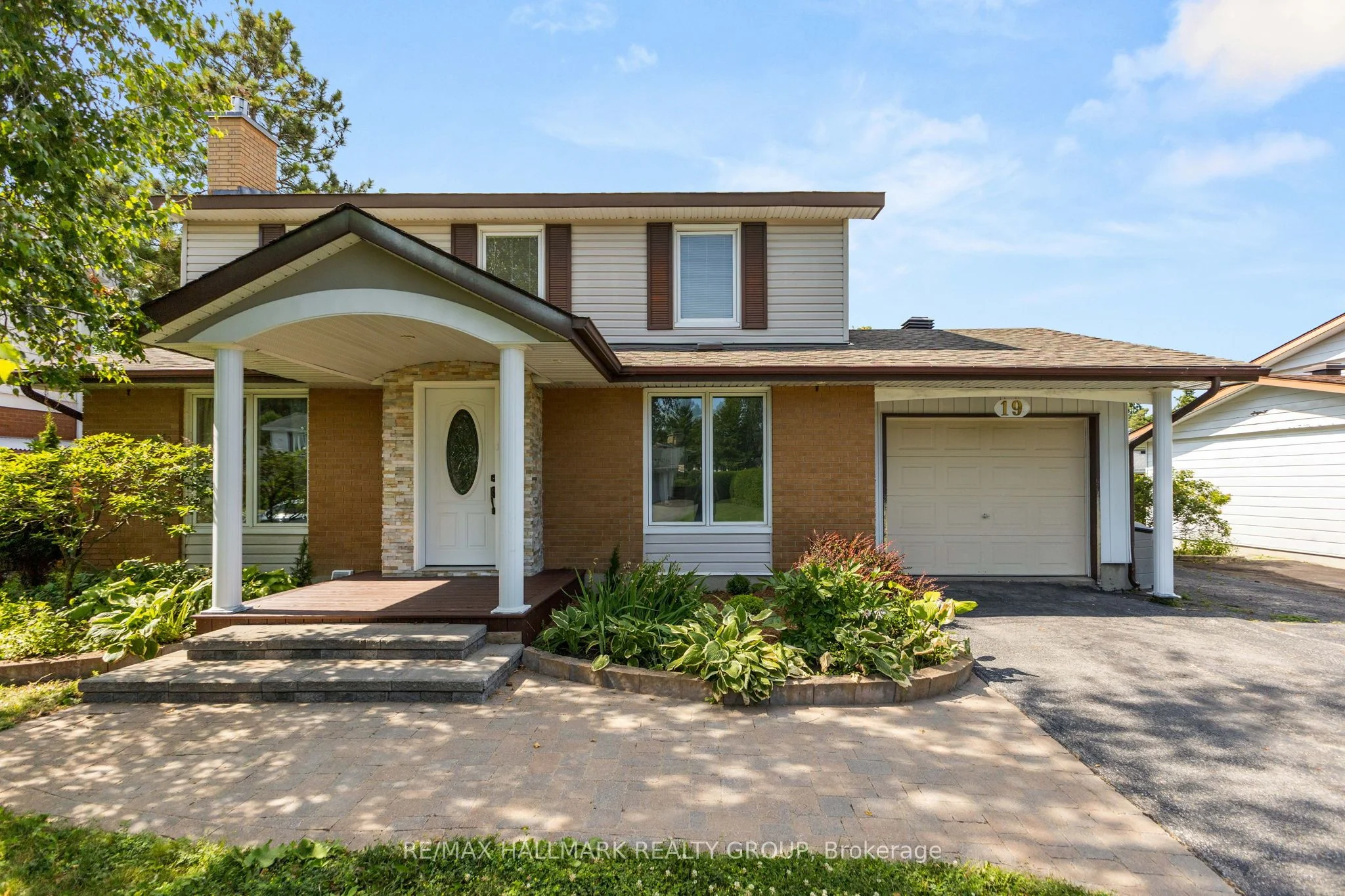 19 Rockfield Crescent, Cityview - Parkwoods Hills - Rideau Shore, On K2e 5l6