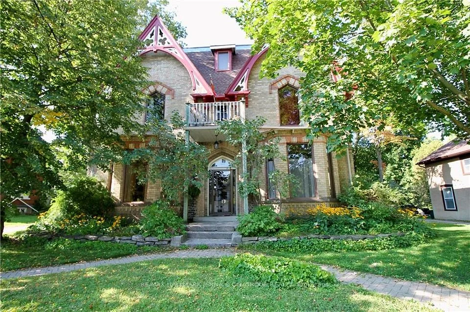 388 KING Street W 4, Brockville, ON K6V 3S6