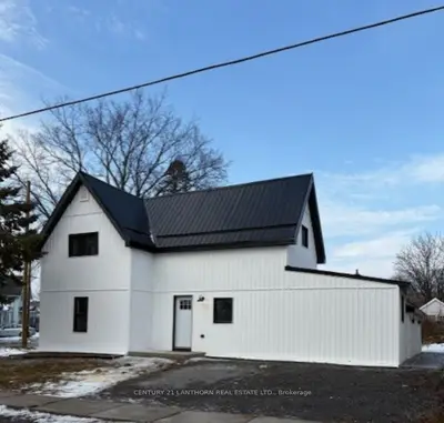 Duplex in Quinte West