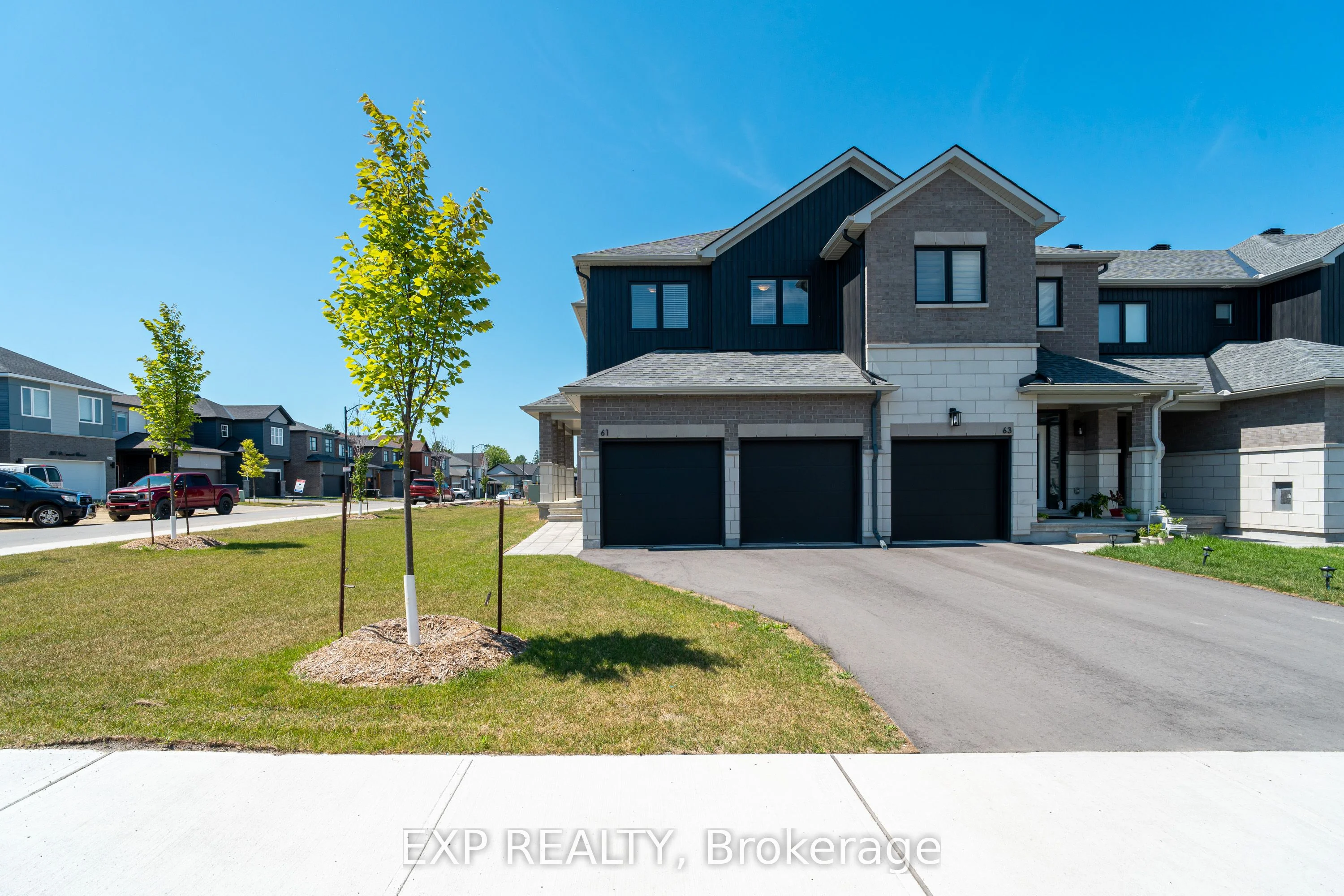 61 Esban Drive, Blossom Park - Airport and Area, ON K1X 0H3