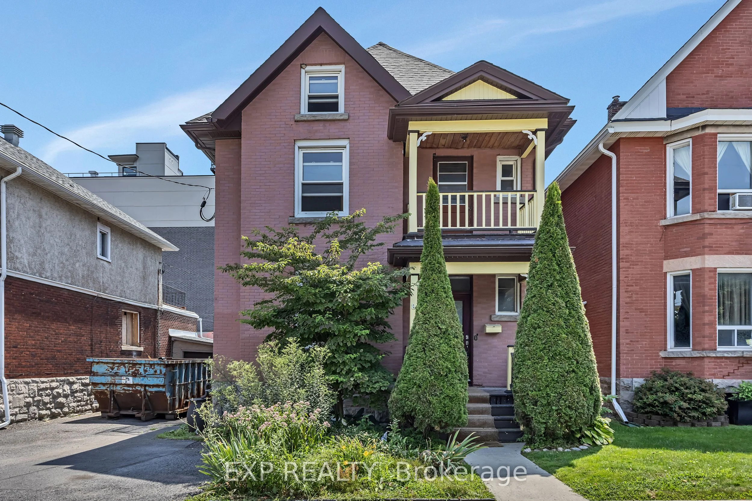 8 Oak Street, West Centre Town, ON K1R 6S9