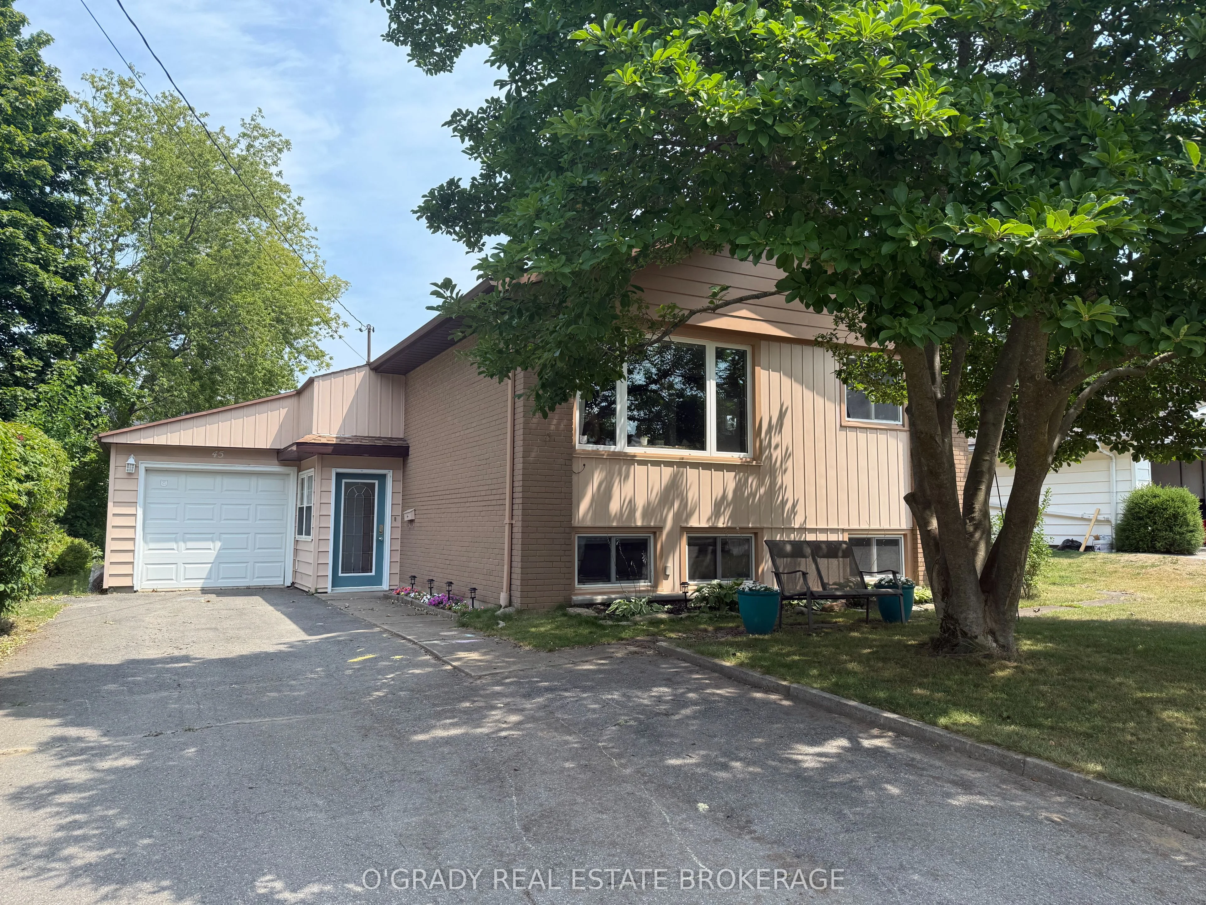 45 Davison Avenue, Brockville, On K6v 3c3